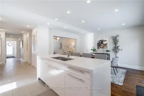 7 Glenmorris Drive Hamilton ON L9H 1S5