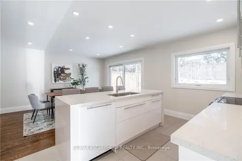 7 Glenmorris Drive Hamilton ON L9H 1S5