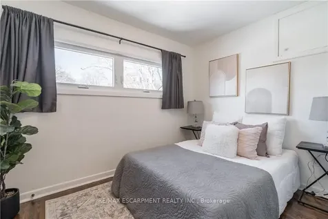 7 Glenmorris Drive Hamilton ON L9H 1S5