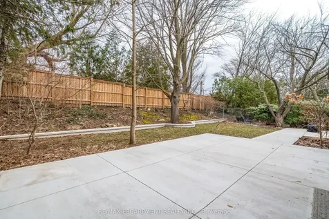 7 Glenmorris Drive Hamilton ON L9H 1S5