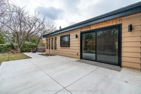 7 Glenmorris Drive Hamilton ON L9H 1S5