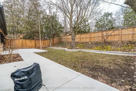 7 Glenmorris Drive Hamilton ON L9H 1S5
