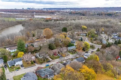 7 Glenmorris Drive Hamilton ON L9H 1S5