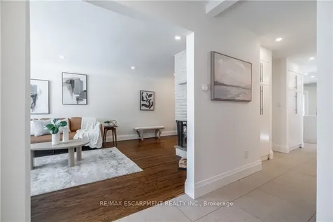 7 Glenmorris Drive Hamilton ON L9H 1S5