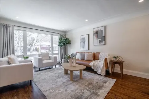 7 Glenmorris Drive Hamilton ON L9H 1S5