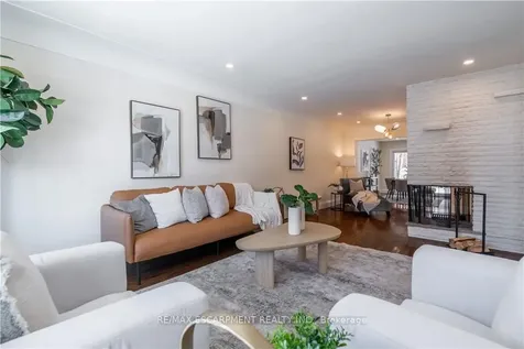 7 Glenmorris Drive Hamilton ON L9H 1S5
