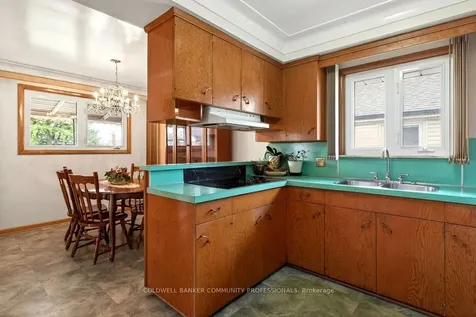 92 Reid Avenue S Hamilton ON L8K 3V1