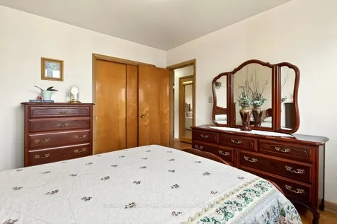 92 Reid Avenue S Hamilton ON L8K 3V1