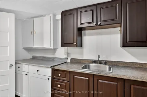 452 Hamilton Street Peterborough ON K9J 4B9