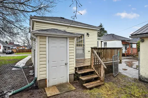 452 Hamilton Street Peterborough ON K9J 4B9