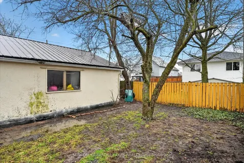 452 Hamilton Street Peterborough ON K9J 4B9
