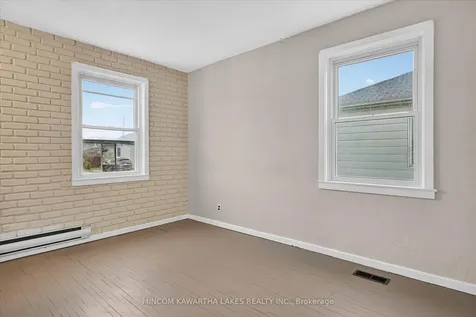 452 Hamilton Street Peterborough ON K9J 4B9