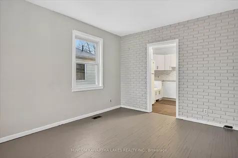 452 Hamilton Street Peterborough ON K9J 4B9