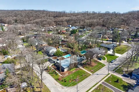 105 Marsdale Drive St. Catharines ON L2T 3T3