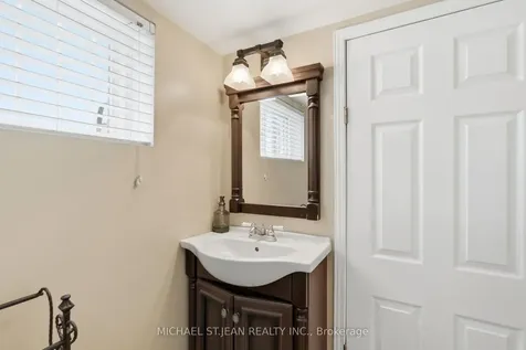 80 Luscombe Street Hamilton ON L9A 2J8