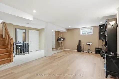 80 Luscombe Street Hamilton ON L9A 2J8