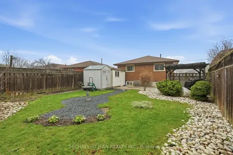 80 Luscombe Street Hamilton ON L9A 2J8
