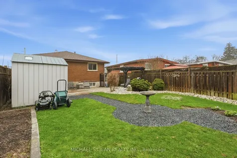 80 Luscombe Street Hamilton ON L9A 2J8