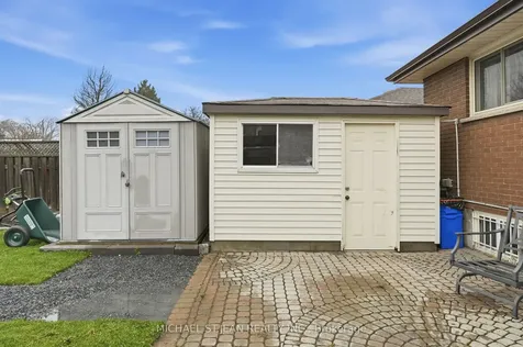 80 Luscombe Street Hamilton ON L9A 2J8
