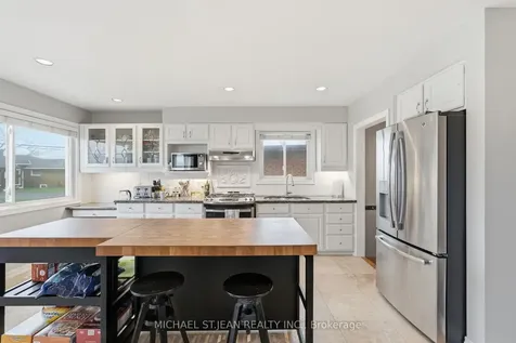 80 Luscombe Street Hamilton ON L9A 2J8