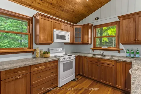 115 Woodland Drive Huntsville ON P1H 1A7