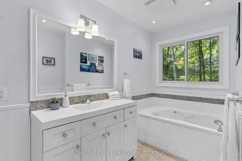 115 Woodland Drive Huntsville ON P1H 1A7