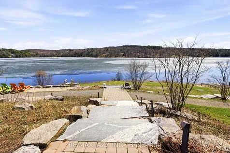 25 Pen Lake Point Road Huntsville ON P1H 1A9