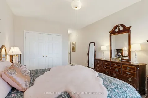 102 Northernbreeze Street Hamilton ON L0R 1W0