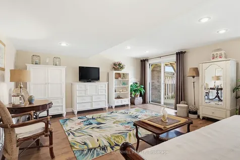 102 Northernbreeze Street Hamilton ON L0R 1W0