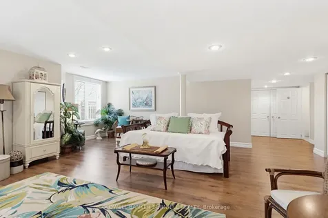 102 Northernbreeze Street Hamilton ON L0R 1W0