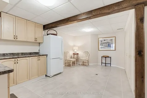 102 Northernbreeze Street Hamilton ON L0R 1W0