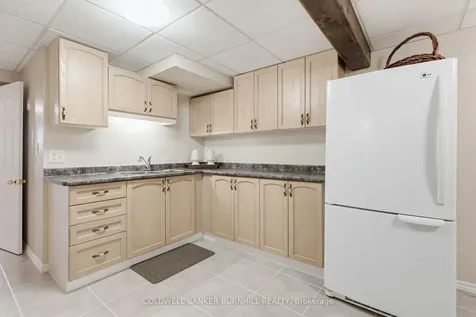 102 Northernbreeze Street Hamilton ON L0R 1W0