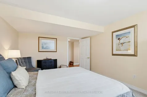 102 Northernbreeze Street Hamilton ON L0R 1W0
