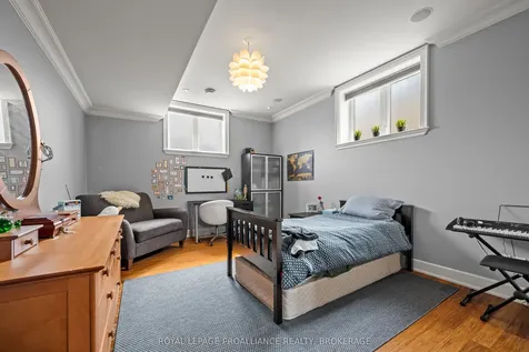 977 Woodbine Road Kingston ON K7P 2X5