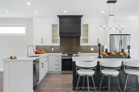 252 Colbeck Drive Welland ON L3C 0B4