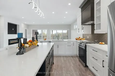 252 Colbeck Drive Welland ON L3C 0B4