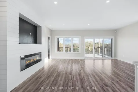 252 Colbeck Drive Welland ON L3C 0B4