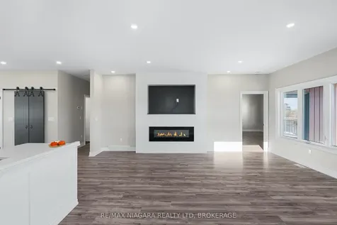 252 Colbeck Drive Welland ON L3C 0B4