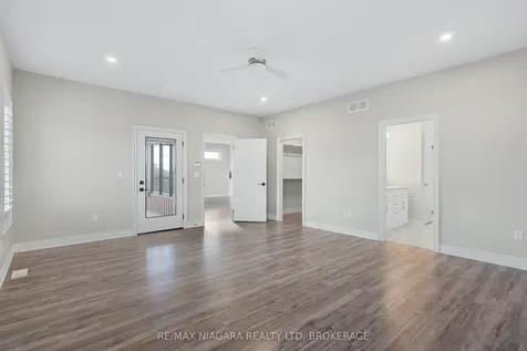 252 Colbeck Drive Welland ON L3C 0B4