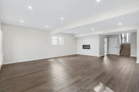 252 Colbeck Drive Welland ON L3C 0B4