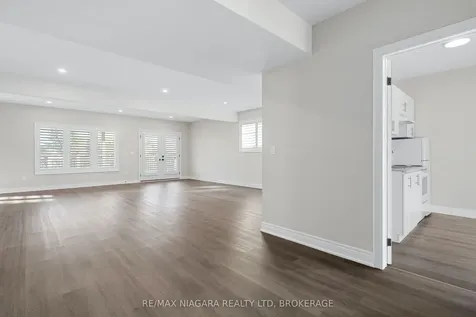 252 Colbeck Drive Welland ON L3C 0B4