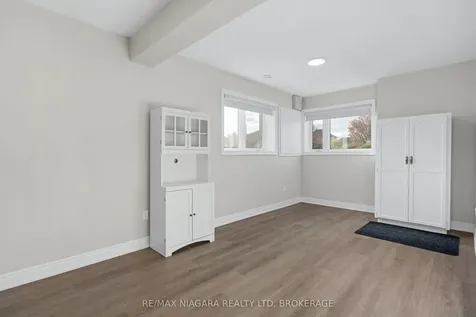252 Colbeck Drive Welland ON L3C 0B4