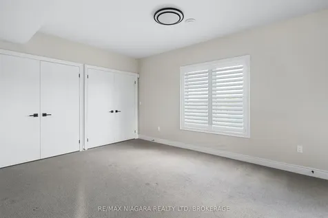 252 Colbeck Drive Welland ON L3C 0B4