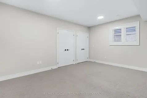 252 Colbeck Drive Welland ON L3C 0B4