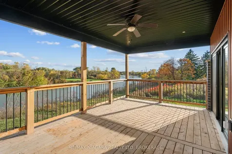 252 Colbeck Drive Welland ON L3C 0B4