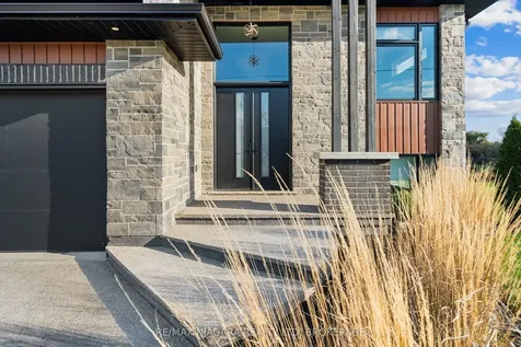 252 Colbeck Drive Welland ON L3C 0B4
