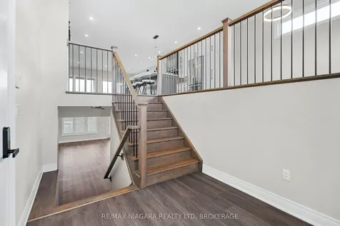 252 Colbeck Drive Welland ON L3C 0B4