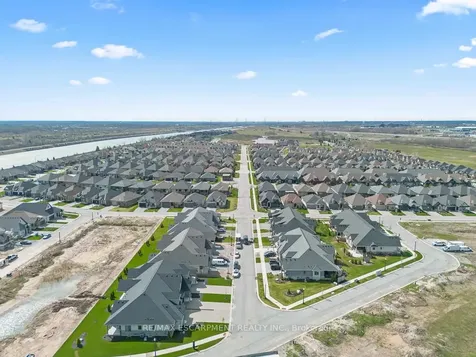 311 Perth Trail Welland ON L3B 0L8