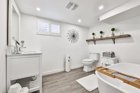 60 Galbraith Drive Hamilton ON L8G 1Z9