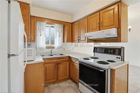347 Hixon Road Hamilton ON L8K 2C8